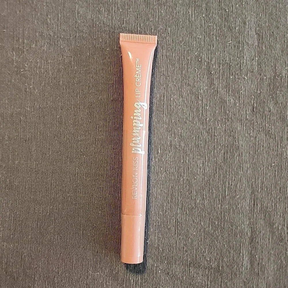 Revlon Kiss Plumping Lip Creme-500 Cashmere Crème